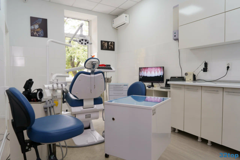 Стоматологическая клиника DENTAL CENTER (ДЕНТАЛ ЦЕНТР) на Ленина, 45