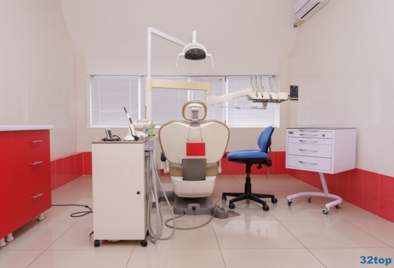 Стоматологическая клиника DENTAL CENTER (ДЕНТАЛ ЦЕНТР) на Ленина, 127